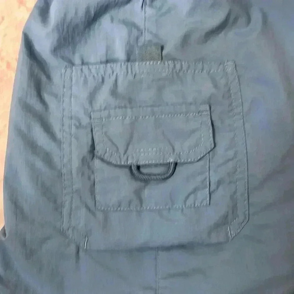 Columbia Women’s Skirt with adjustable belt and cargo pockets - Picture 5 of 9